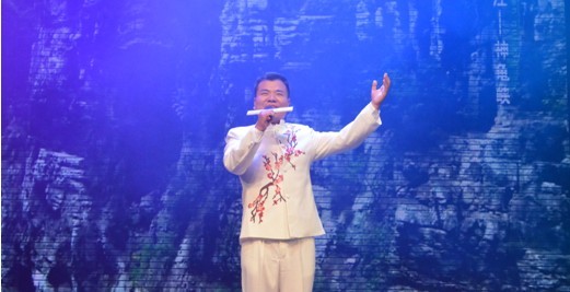 巅峰对决 谁与争锋——“2013苏州mg冰球突破&#8226;幸福达人秀”总决赛完善谢幕